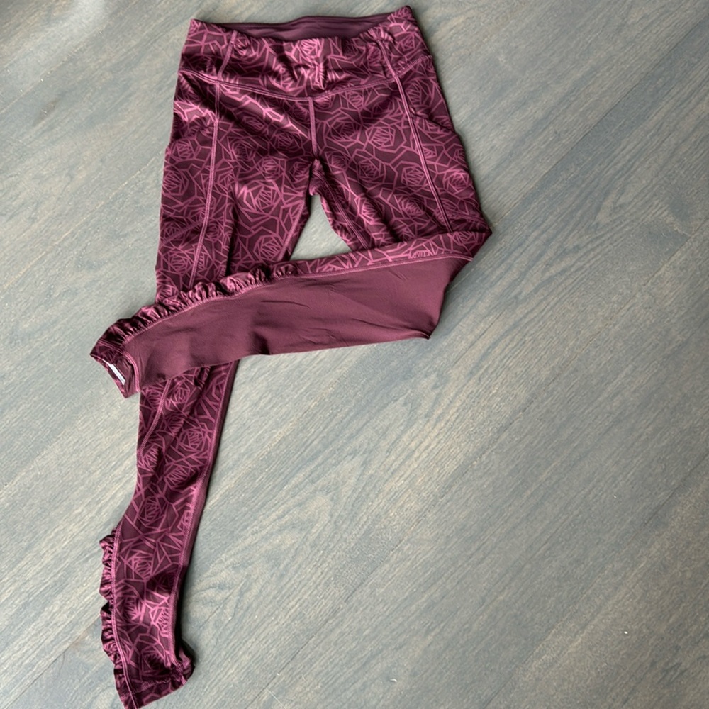Lululemon Limited Edition Burgundy Roses Leggings. Size 6